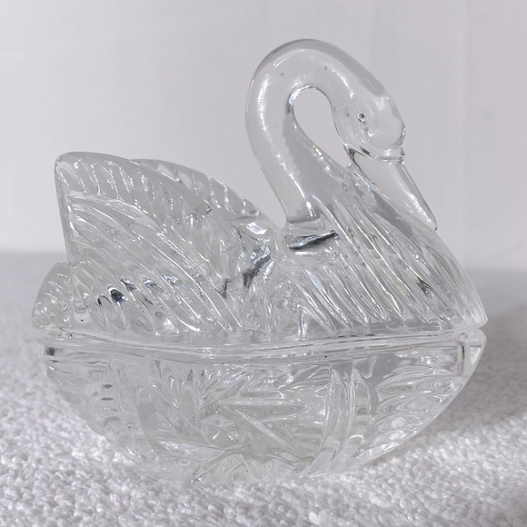 Vintage Clear Glass Swan Trinket Dish - Picture 1 of 11